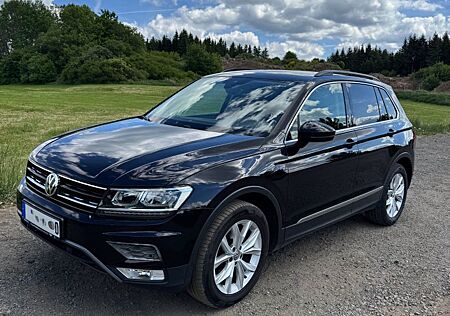VW Tiguan Volkswagen 2.0 TDI SCR DSG 4MOTION Comfortline C...