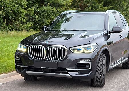 BMW X5 xDrive30d 7-Sitzer Laserlicht Luftfederung