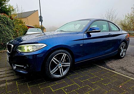 BMW 220i Coupé Sport Line Sport Line