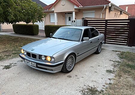 BMW 525i Sedan Original