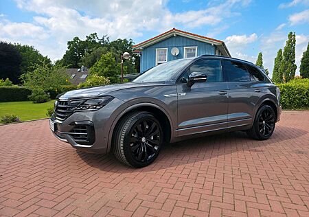 VW Touareg Volkswagen 4.0 V8 TDI 4MOTION R-Line & Black-Line