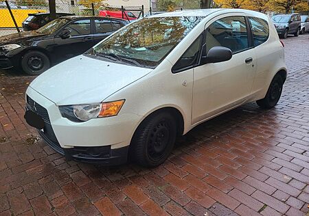 Mitsubishi Colt 1.1 - 78.000 km, 2010, jährlich gewartet