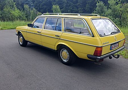 Mercedes-Benz 240 D Kombi - sehr gut erhalten