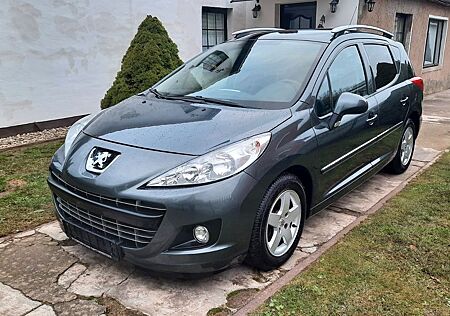 Peugeot 207 SW Tendance 95 VTi Panorama,Top Zustand