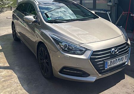 Hyundai i40 1.7 CRDi 104kW blue Premium DCT Premium