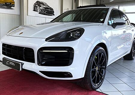 Porsche Cayenne E-Hybrid GTS Chrono Matrix Pano SoftClo