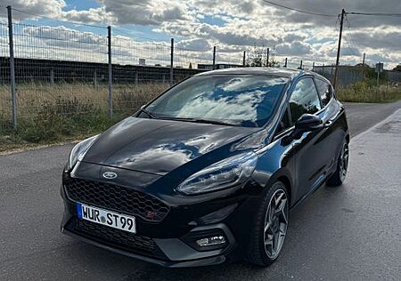 Ford Fiesta ST | 200 PS | Recaro | B&O Soundsys.