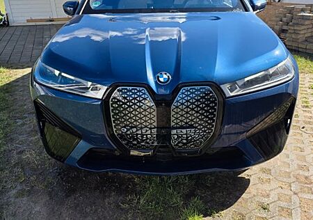 BMW iX xDrive40 -