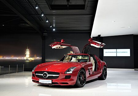 Mercedes-Benz SLS AMG Coupe*SAPHIRROTMET.*DEUTSCH*2.HAND*