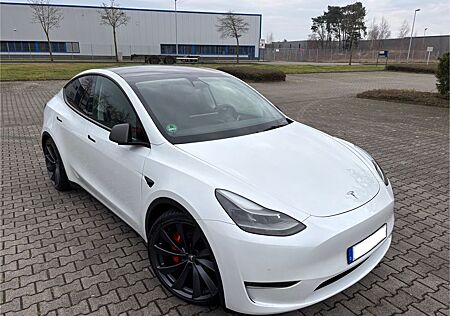 Tesla Model Y Performance AWD, H&R, viel Zubehör