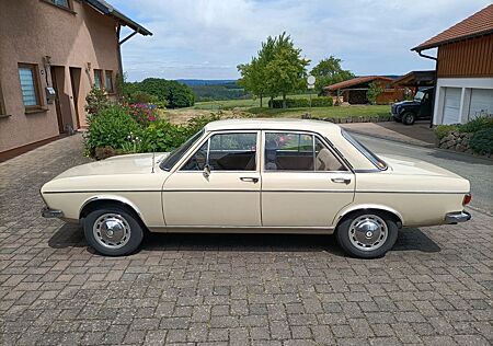 Audi 100