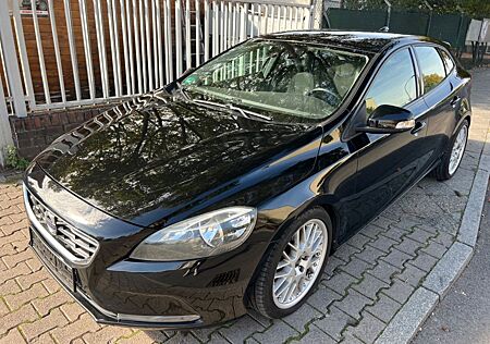 Volvo V40 D4 Geartronic Kinetic