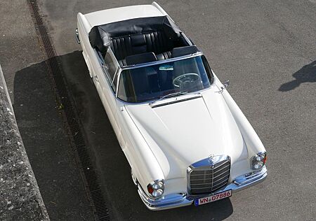Mercedes-Benz 220 1962 SE b Handschaltung