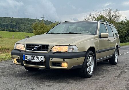 Volvo V70 XC Cross Country SUV Kombi (kein 850)