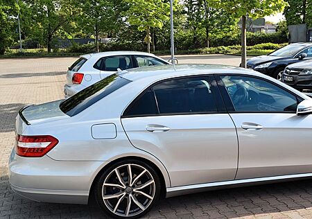 Mercedes-Benz E 300 BlueEFFICIENCY -