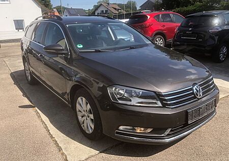 VW Passat Variant Volkswagen Passat Comfortline BlueMotion.AHK.Navi.Klimaaut