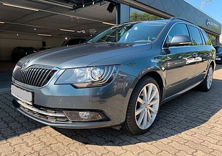 Skoda Superb 2.0 TDI|DSG|NAVI|BI-XENON|TEMPOM.|SHZ|AHK