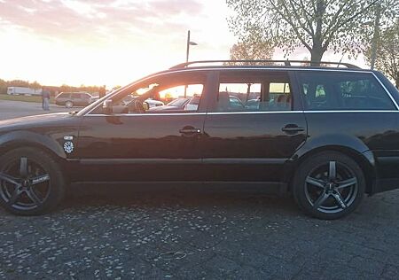VW Passat Variant Volkswagen 1.9TDI 96kW 5-Gang Basis Vari...