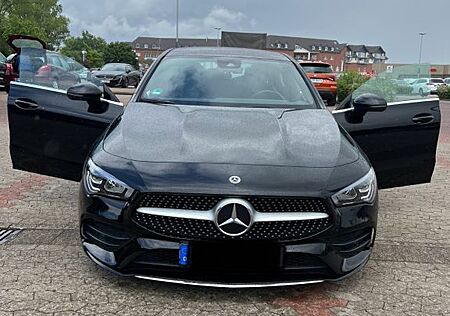 Mercedes-Benz CLA 200 4MATIC DCT -