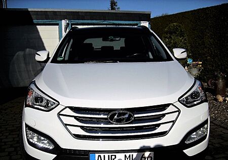 Hyundai Santa Fe 2.0 CRDi 2WD Panno Klima Nav Ahk Euro6T