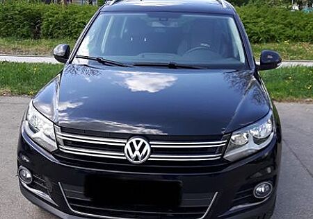 VW Tiguan Volkswagen 2.0 TDI BlueMotion Tech Sport & Style...