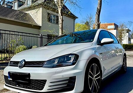 VW Golf Volkswagen 2.0 TDI BMT GTD