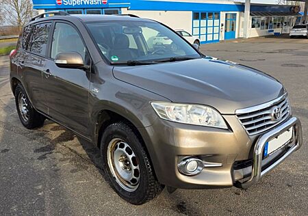 Toyota RAV 4 2,2-l-D-4D 4x4 Travel Automatik Scheckheft