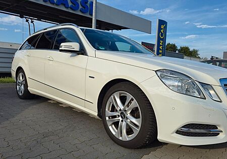 Mercedes-Benz E 200 T BlueEFFICIENCY AVANTGARDE AVANTGARDE