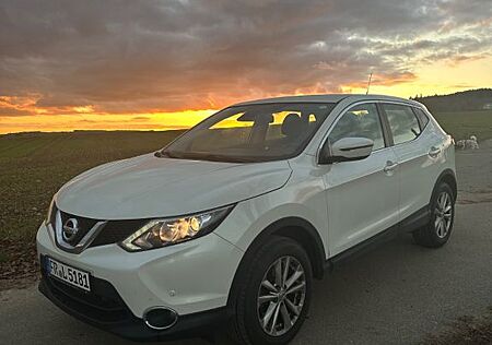 Nissan Qashqai Acenta 1.2l / wenig km 8-fach bereift