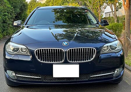 BMW 523i Touring -