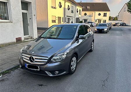 Mercedes-Benz B 220 CDI