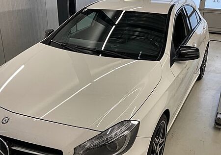 Mercedes-Benz A 180 BlueEfficiency AMG-Line Bi-Xenon*18"*Kamer