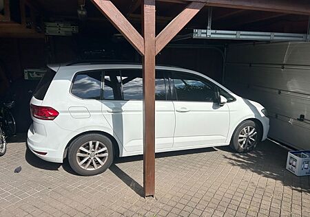 VW Touran gebraucht kaufen VW Touran Volkswagen 2.0 TDI SCR DSG Comfortline BMT Comfo...