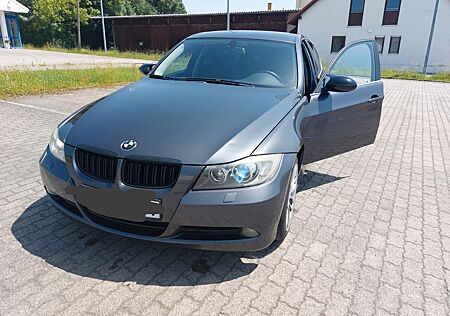 BMW 325i -