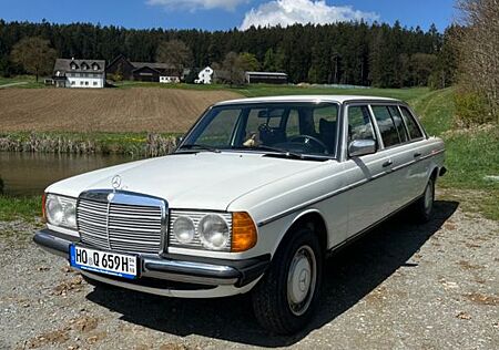 Mercedes-Benz 300 300d Pullmann