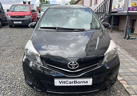 Toyota Yaris Life