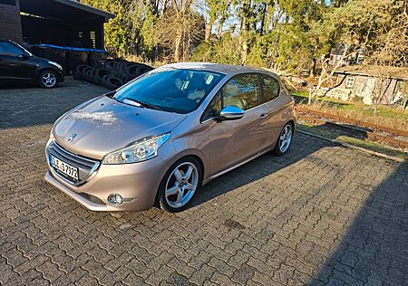 Peugeot 208 1.4 Allure 95 VTi Allure