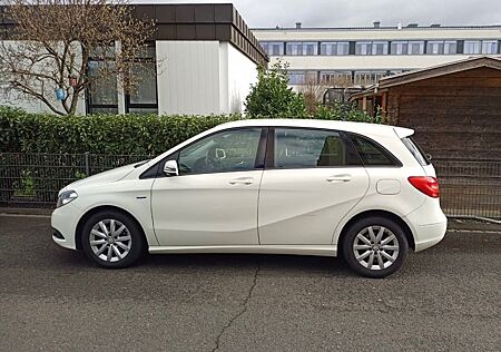 Mercedes-Benz B 180 BlueEFFICIENCY -