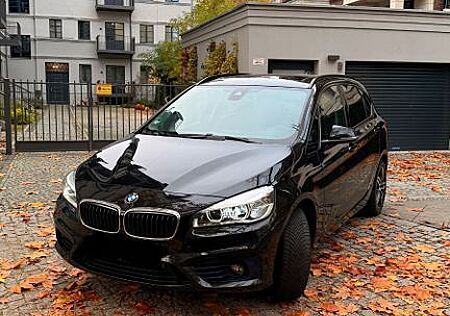 BMW 2er 220 Active Tourer 220d Sport Line .