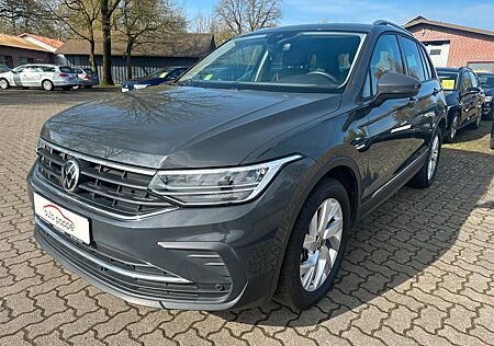 VW Tiguan Volkswagen United 1.5 TSI ACC NAVI AHK LED APP