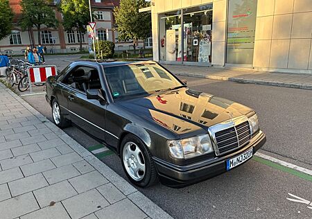 Mercedes-Benz 320