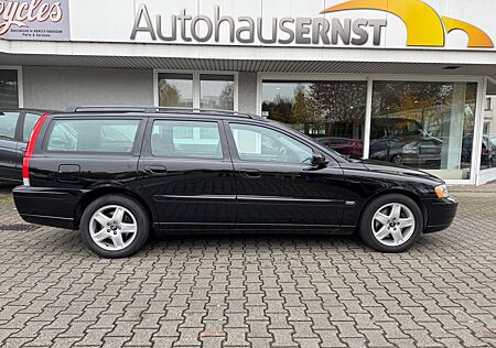 Volvo V70 Kombi D5 Momentum *Leder+Automatik*