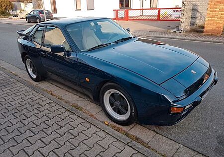 Porsche 944