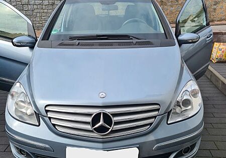 Mercedes-Benz B 200 -Rentnerfahrz.-TÜV 04/26-Automatik