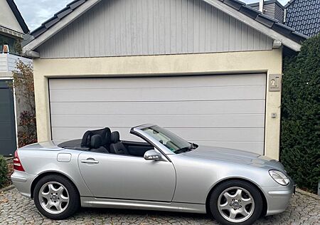 Mercedes-Benz SLK 200 Top gepflegtes Schönwetterfahrzeug - 2.Hd.