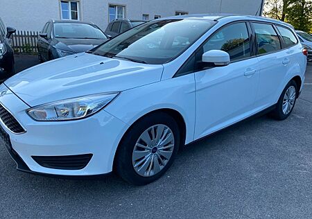 Ford Focus Turnier Trend KLIMA TÜV NEU