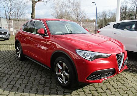 Alfa Romeo Stelvio 2,0 Super/Navi