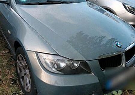 BMW 318i -