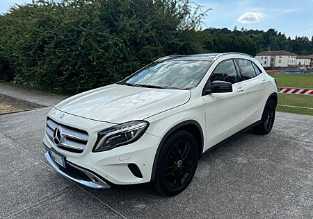 Mercedes-Benz GLA 200 CDI 4MATIC DCT premium