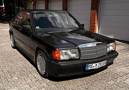 Mercedes-Benz 190 190E 2.5-16 * Blauschwarz* sehr gepflegt